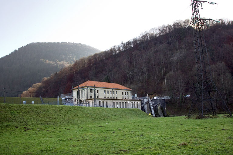 Vue d'ensemble depuis le nord (aval rive droite). © Région Bourgogne-Franche-Comté, Inventaire du patrimoine Vue d'ensemble depuis le nord (aval rive droite). © Région Bourgogne-Franche-Comté, Inventaire du patrimoine