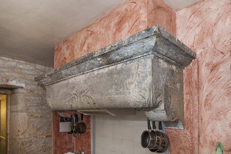 Cheminée de la cuisine. © Région Bourgogne-Franche-Comté, Inventaire du patrimoine