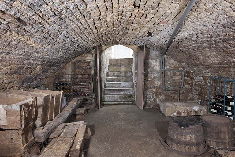 Sous-sol, en direction de l'entrée. © Région Bourgogne-Franche-Comté, Inventaire du patrimoine