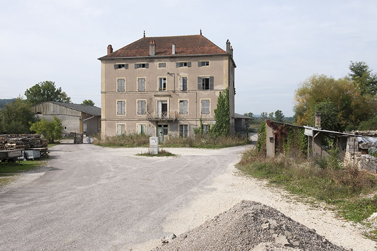 Vue générale depuis l'entrée. © Région Bourgogne-Franche-Comté, Inventaire du patrimoine