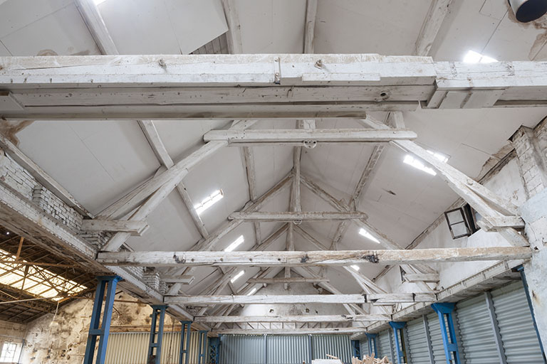 Charpente de l'atelier d'usinage. © Région Bourgogne-Franche-Comté, Inventaire du patrimoine