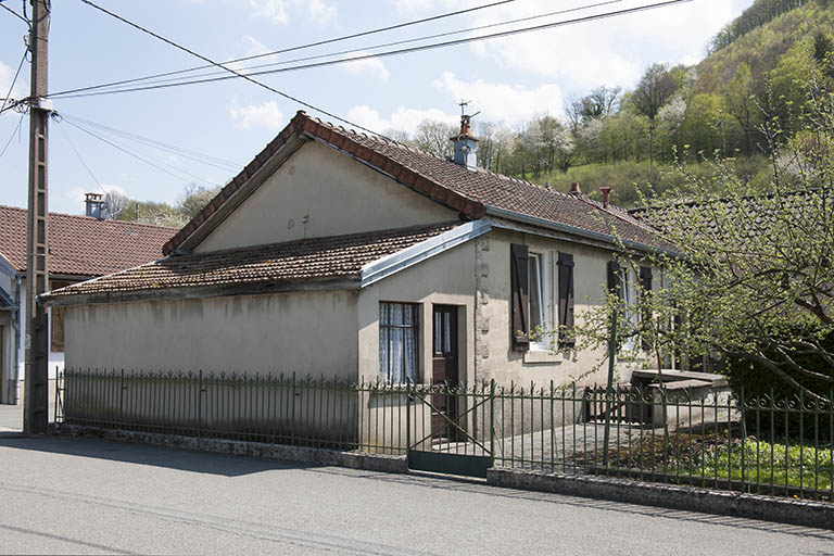 Maison individuelle et sa dépendance. © Région Bourgogne-Franche-Comté, Inventaire du patrimoine