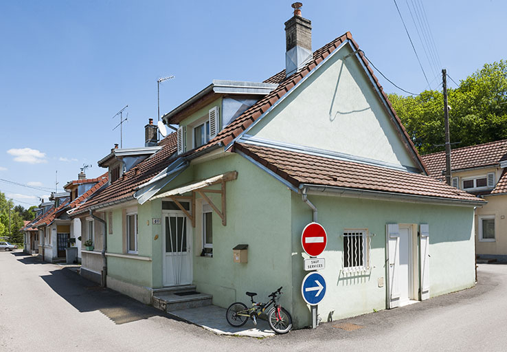 Vue d'ensemble de maisons jumelées au nord de la cité. © Région Bourgogne-Franche-Comté, Inventaire du patrimoine