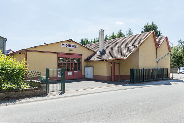 Atelier de fabrication depuis la rue. © Région Bourgogne-Franche-Comté, Inventaire du patrimoine