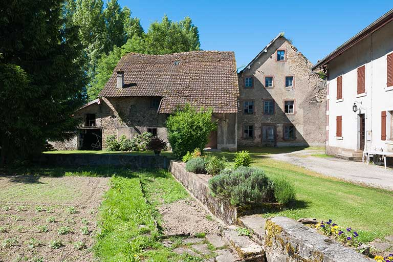 Dépendance et pignon du moulin. © Région Bourgogne-Franche-Comté, Inventaire du patrimoine