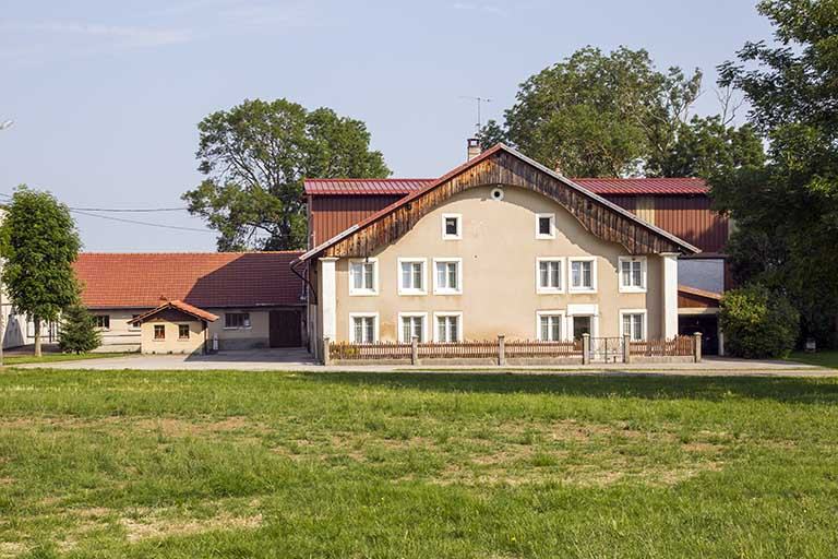 Bâtiment 19e siècle, étable et fenil des années 1960-1970. © Région Bourgogne-Franche-Comté, Inventaire du patrimoine