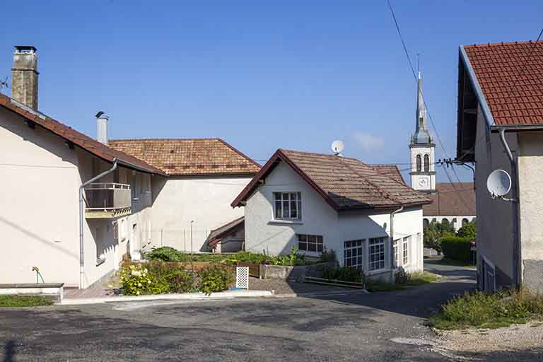 Façades postérieure et latérale gauche. © Région Bourgogne-Franche-Comté, Inventaire du patrimoine