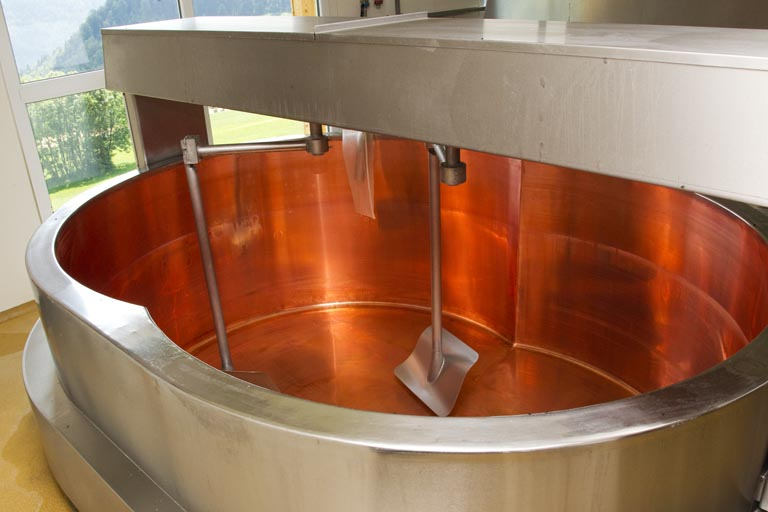 Cuve de fabrication : vue plongeante montrant l"intérieur. © Région Bourgogne-Franche-Comté, Inventaire du patrimoine