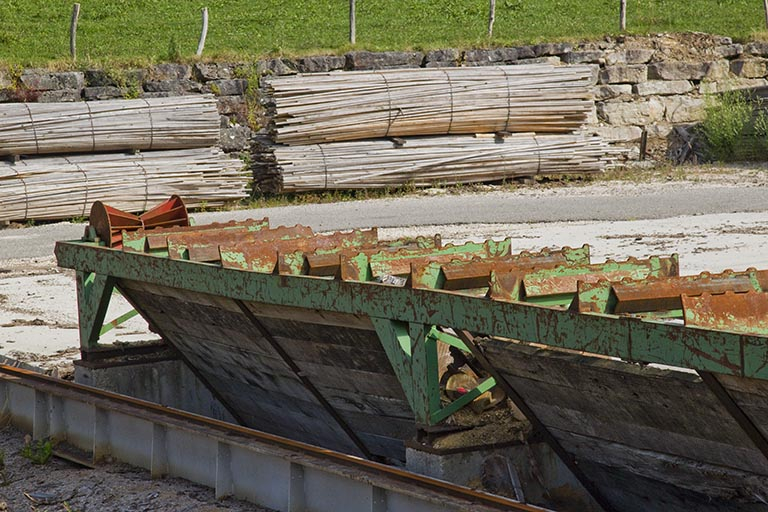 Parc aux grumes : détail du convoyeur. © Région Bourgogne-Franche-Comté, Inventaire du patrimoine