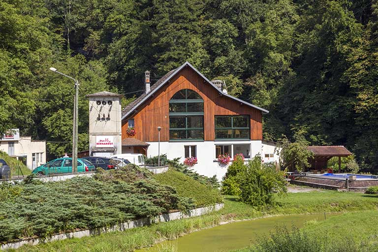 Le logement patronal et le transformateur, depuis l'ouest. © Région Bourgogne-Franche-Comté, Inventaire du patrimoine