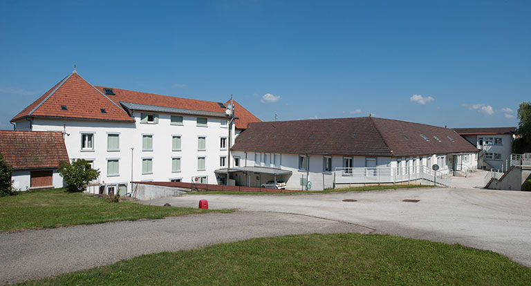Cour et façade postérieure des bâtiments d'externat. © Région Bourgogne-Franche-Comté, Inventaire du patrimoine