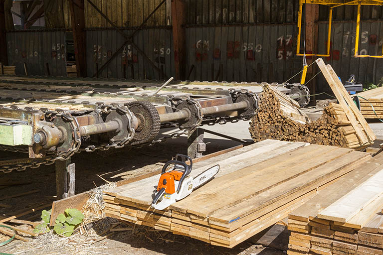 Atelier de triage et d'empilage (G) : extrémité du convoyeur. © Région Bourgogne-Franche-Comté, Inventaire du patrimoine