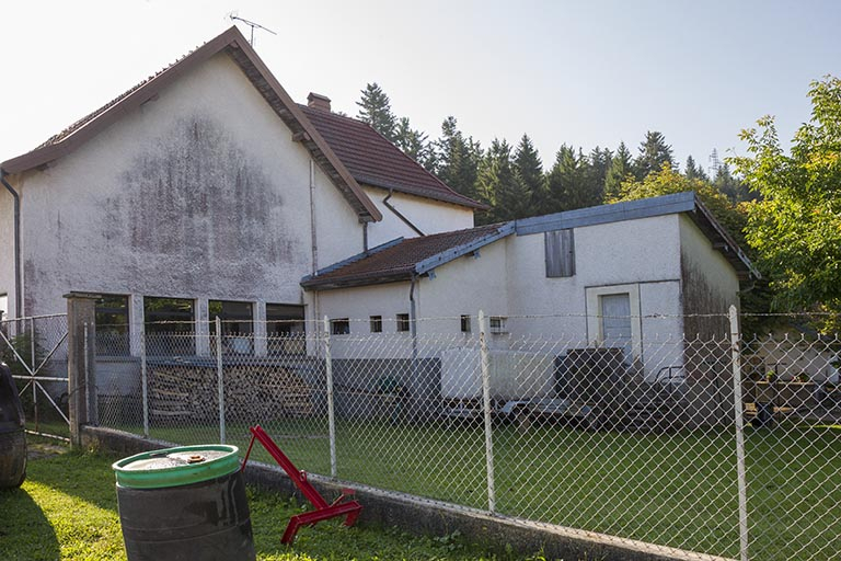 Atelier de fabrication (façade postérieure) et dépendance. © Région Bourgogne-Franche-Comté, Inventaire du patrimoine