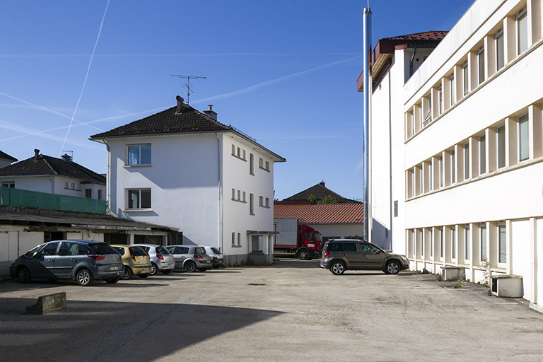 Maison au n° 3 rue Emile Cattin : façade côté usine. © Région Bourgogne-Franche-Comté, Inventaire du patrimoine Maison au n° 3 rue Emile Cattin : façade côté usine. © Région Bourgogne-Franche-Comté, Inventaire du patrimoine