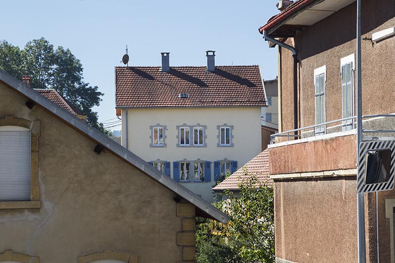 Façade postérieure (vue éloignée). © Région Bourgogne-Franche-Comté, Inventaire du patrimoine