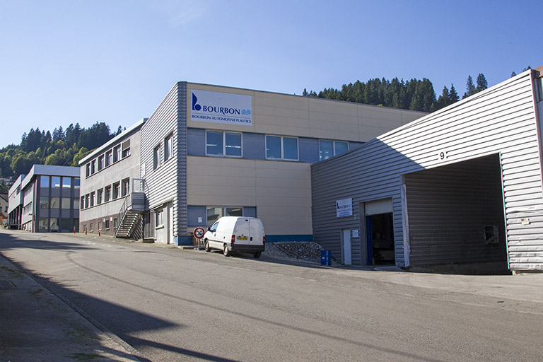 Site ancien : vue d'ensemble, depuis le bas de la rue du Maréchal Leclerc. © Région Bourgogne-Franche-Comté, Inventaire du patrimoine