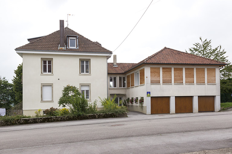 Une maison de la fin des années 1930 avec usine de la fin des années 1940 : société Vuillemin-Regnier (17-19 rue Victor Hugo). © Région Bourgogne-Franche-Comté, Inventaire du patrimoine