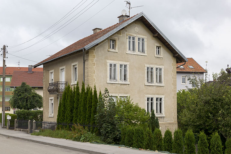 Vue d'ensemble, depuis le sud (façades antérieure et latérale droite). © Région Bourgogne-Franche-Comté, Inventaire du patrimoine