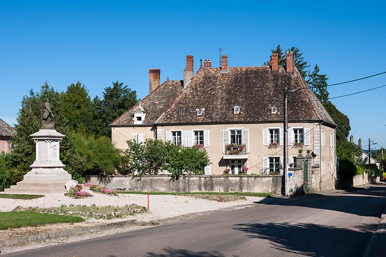 Vue générale sud-est © Région Bourgogne-Franche-Comté, Inventaire du patrimoine