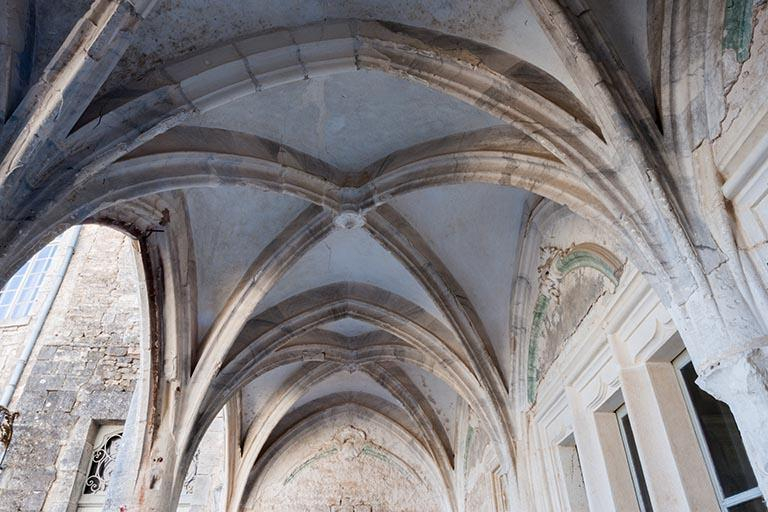 Voutes sur croisées d'ogives de la galerie © Région Bourgogne-Franche-Comté, Inventaire du patrimoine