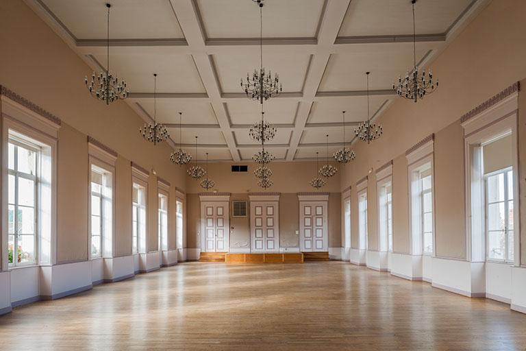 La salle de l'étage, vue générale depuis l'Est © Région Bourgogne-Franche-Comté, Inventaire du patrimoine