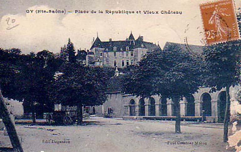 Le lavoir sur une carte postale ancienne © Archives départementales de la Haute-Saône