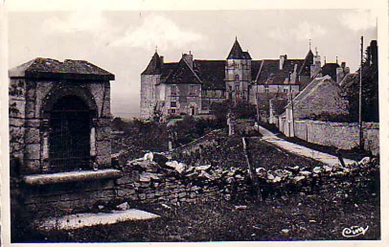 L'oratoire et le château sur une carte postale © Archives départementales de la Haute-Saône