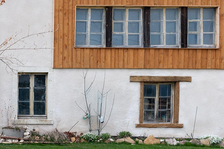 Fenêtres multiples de l'atelier. © Région Bourgogne-Franche-Comté, Inventaire du patrimoine