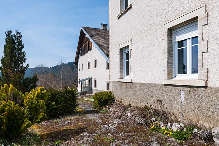 Atelier de fabrication : fenêtres au rez-de-chaussée. © Région Bourgogne-Franche-Comté, Inventaire du patrimoine