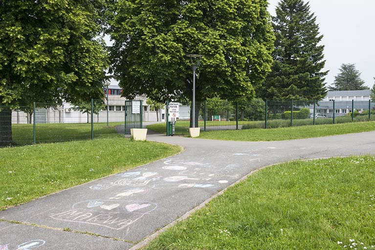 L'entrée des piétons. © Région Bourgogne-Franche-Comté, Inventaire du patrimoine