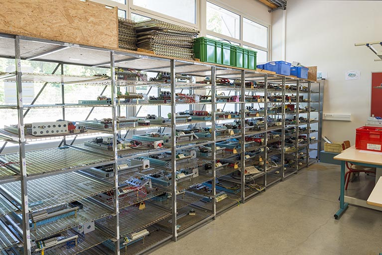 Dans l'atelier de plasturgie. © Région Bourgogne-Franche-Comté, Inventaire du patrimoine