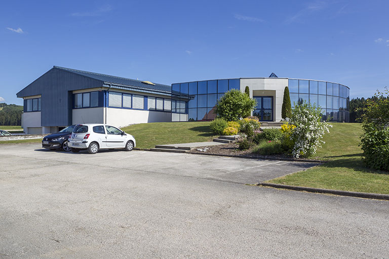 Bureau et atelier de fabrication, depuis le nord. © Région Bourgogne-Franche-Comté, Inventaire du patrimoine Bureau et atelier de fabrication, depuis le nord. © Région Bourgogne-Franche-Comté, Inventaire du patrimoine