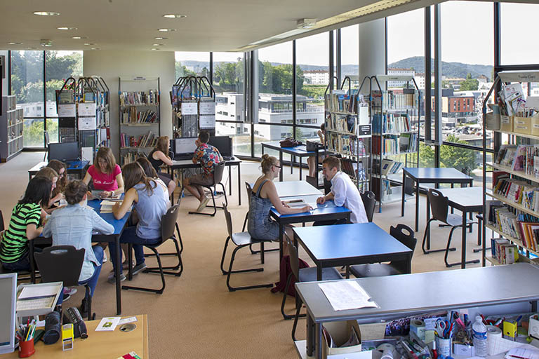 Salle de lecture du CDI. © Région Bourgogne-Franche-Comté, Inventaire du patrimoine