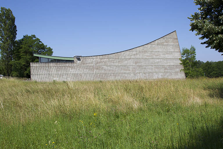 Flanc est du gymnase. © Région Bourgogne-Franche-Comté, Inventaire du patrimoine