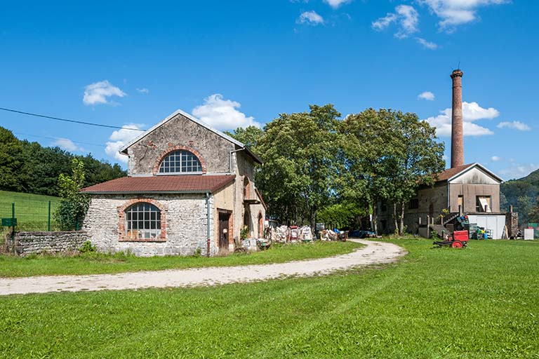 Vue d'ensemble depuis le sud-ouest. © Région Bourgogne-Franche-Comté, Inventaire du patrimoine