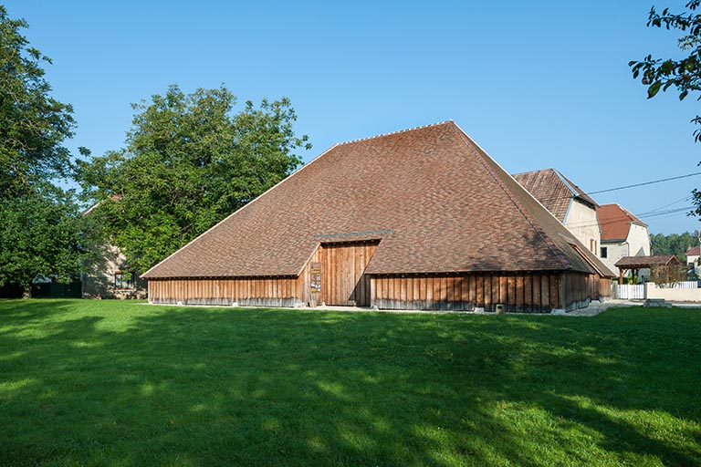 Vue d'ensemble depuis le sud-est. © Région Bourgogne-Franche-Comté, Inventaire du patrimoine
