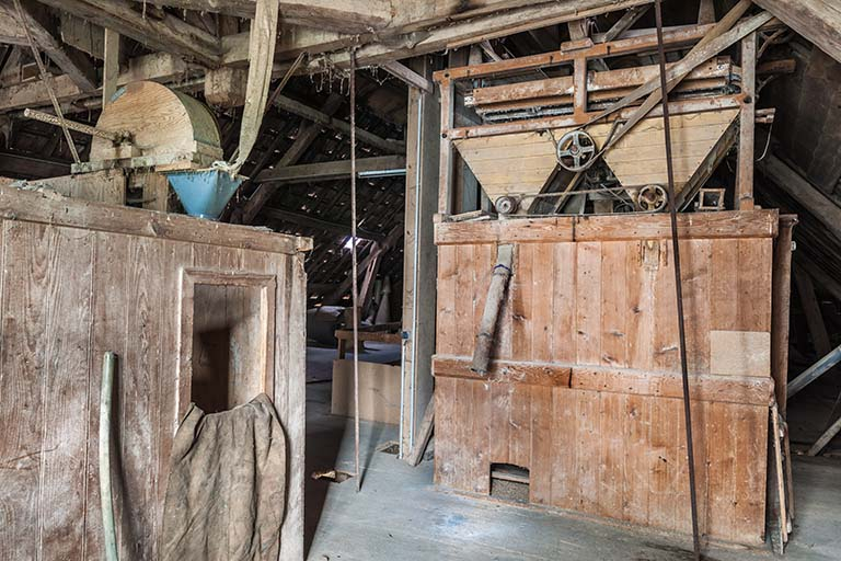 Etage de comble. Chambres à grains. © Région Bourgogne-Franche-Comté, Inventaire du patrimoine