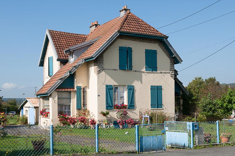 Maison vue de trois quarts. © Région Bourgogne-Franche-Comté, Inventaire du patrimoine