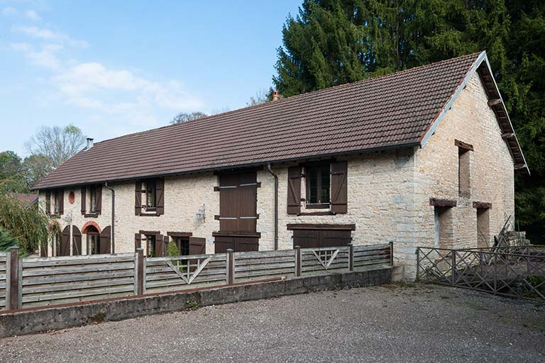 Atelier de la forge. Vue de trois quarts droite. © Région Bourgogne-Franche-Comté, Inventaire du patrimoine