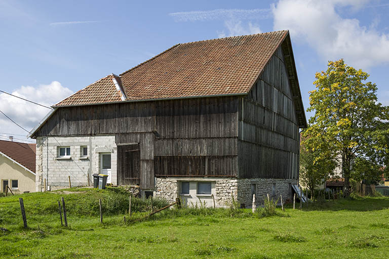 Façades latérale droite et postérieure. © Région Bourgogne-Franche-Comté, Inventaire du patrimoine Façades latérale droite et postérieure. © Région Bourgogne-Franche-Comté, Inventaire du patrimoine