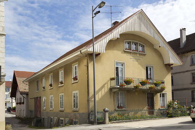 Corps de bâtiment principal : façades antérieure et latérale gauche. © Région Bourgogne-Franche-Comté, Inventaire du patrimoine