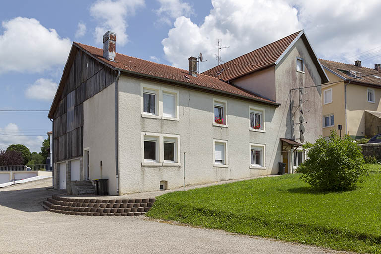 Aile en retour : façades nord et ouest. © Région Bourgogne-Franche-Comté, Inventaire du patrimoine Aile en retour : façades nord et ouest. © Région Bourgogne-Franche-Comté, Inventaire du patrimoine