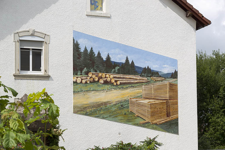 Logement patronal, façade latérale droite : peinture murale. © Région Bourgogne-Franche-Comté, Inventaire du patrimoine Logement patronal, façade latérale droite : peinture murale. © Région Bourgogne-Franche-Comté, Inventaire du patrimoine