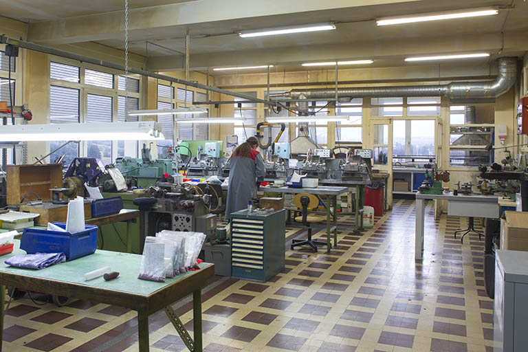 Atelier de taille du rubis. © Région Bourgogne-Franche-Comté, Inventaire du patrimoine