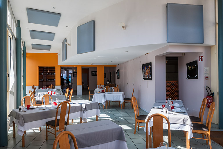 Restaurant d'application : les espaces de restauration. © Région Bourgogne-Franche-Comté, Inventaire du patrimoine