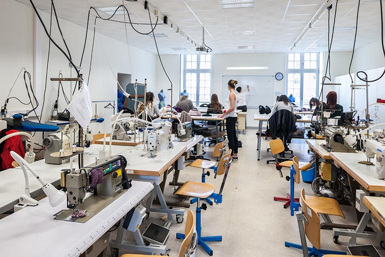 Atelier : salle de couture. © Région Bourgogne-Franche-Comté, Inventaire du patrimoine