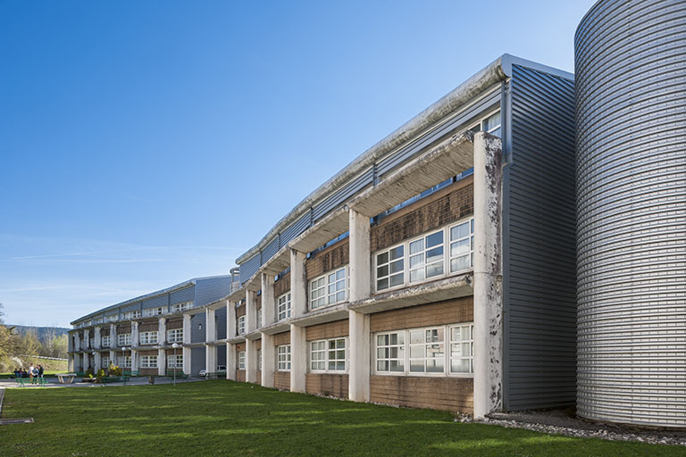 Externat : façades antérieures, voie intérieure entre internat et externat. © Région Bourgogne-Franche-Comté, Inventaire du patrimoine