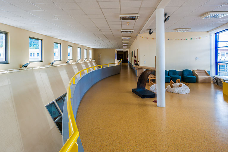 Ateliers : 1er étage, espace détente. © Région Bourgogne-Franche-Comté, Inventaire du patrimoine