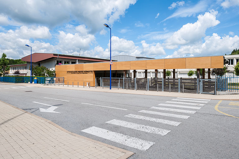 Entrée du lycée. © Région Bourgogne-Franche-Comté, Inventaire du patrimoine