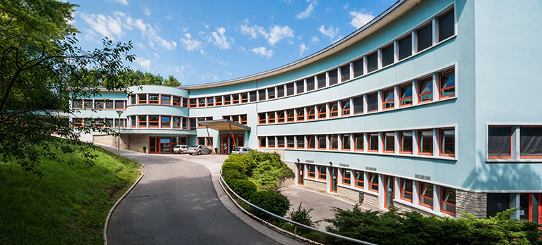 Internat : vue d'ensemble, façade antérieure. © Région Bourgogne-Franche-Comté, Inventaire du patrimoine